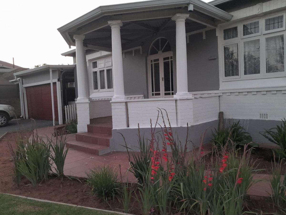 The Cradle'S Rest Guest House Krugersdorp Kültér fotó