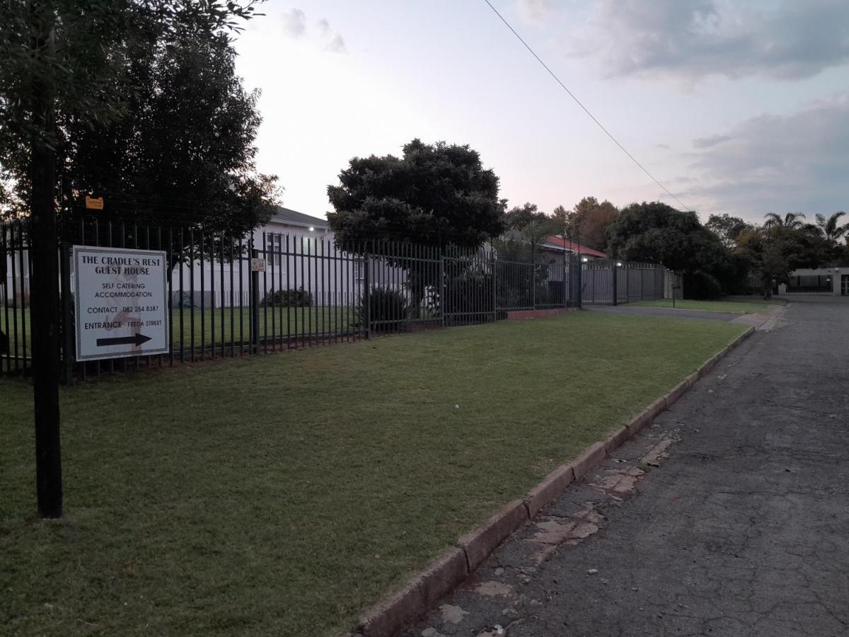 The Cradle'S Rest Guest House Krugersdorp Kültér fotó