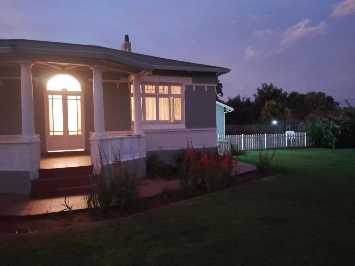 The Cradle'S Rest Guest House Krugersdorp Kültér fotó